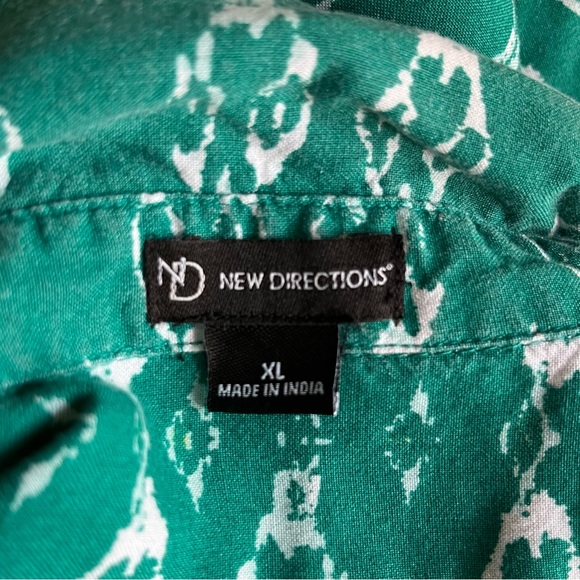 •New Directions• IKAT Pattern Button Down Blouse - Size XL - Picture 2 of 9